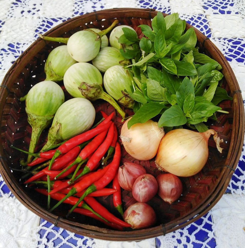 สูตรอาหาร : แกงเผ็ดหมู 3 unnamed 25