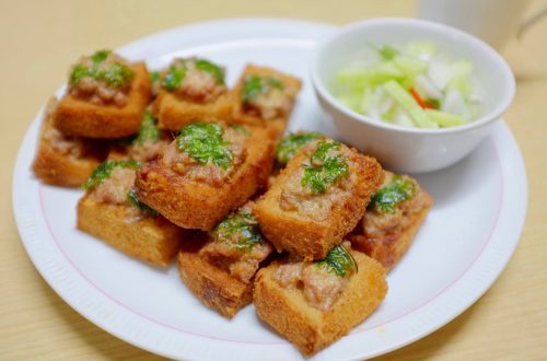 ขนมปังหน้าหมู พร้อมน้ำจิ้มอาจาด 12 514327225 10078892078847230 2146242501506047296 n